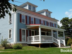 Tin Brook Bed & Breakfast, Walden